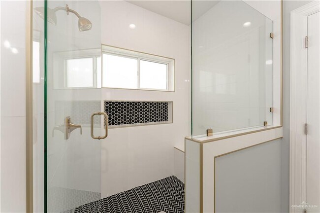 Building Photo - 1711 Lago Delton