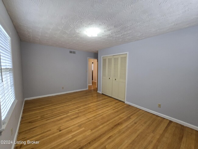 Building Photo - 4515 Lambert Rd