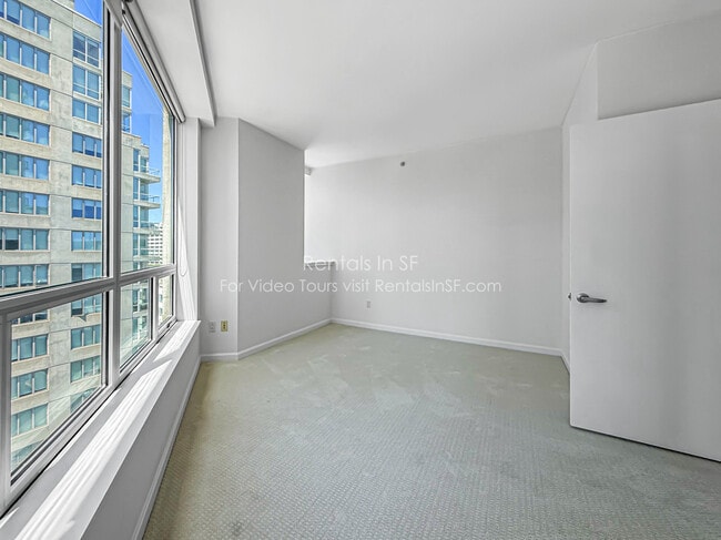 Building Photo - 400 Beale