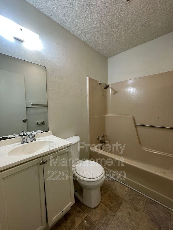 Building Photo - 750 Hospital Rd