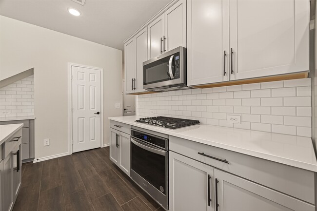 Building Photo - 3405 Knighton Hill Dr