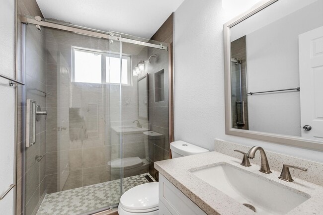 Building Photo - 1167 Holmes Ct