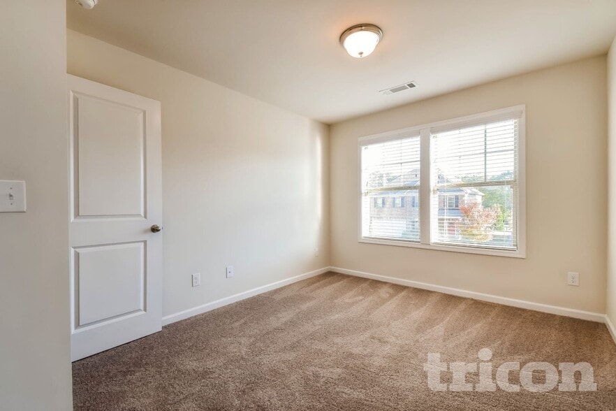 Building Photo - 4392 Bella View Dr