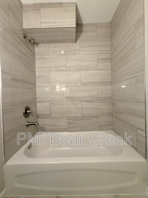 Building Photo - 1824 Thonig Rd