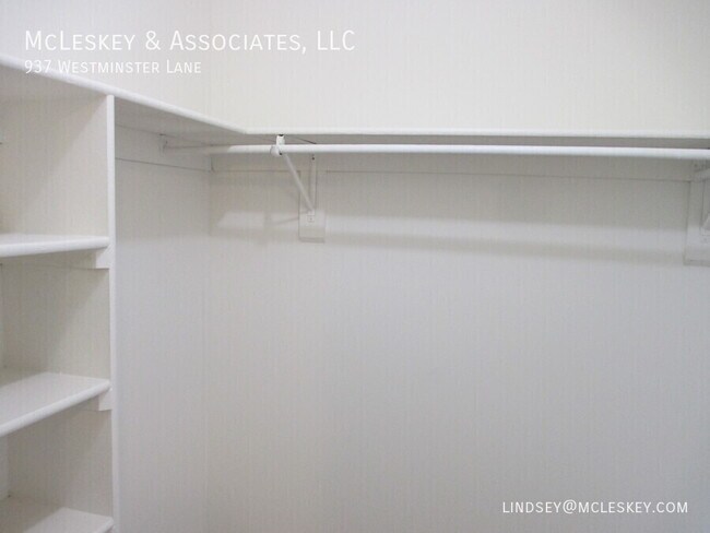 Building Photo - 937 Westminster Ln