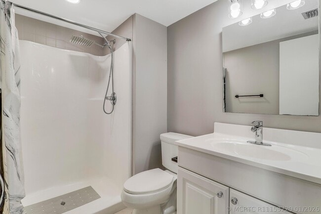 Building Photo - 6370 Chasewood Dr