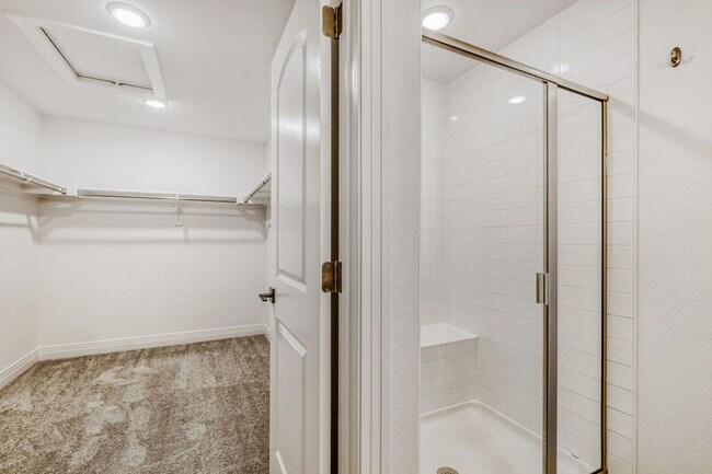 Building Photo - 1773 Spring Water Pt