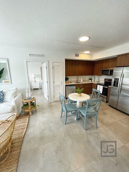 Living Room/Kitchen - 5320 NW 78th Ave