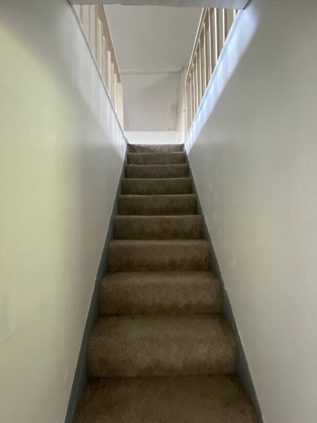 Building Photo - Available May 21st!!!