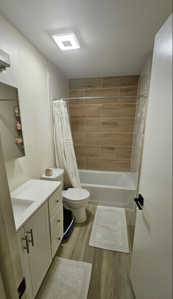 Building Photo - 4008 Ashford Green Pl