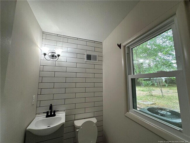 Building Photo - 1819 Cawdor Dr