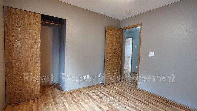 Building Photo - 1108 NE Beaumont Ln