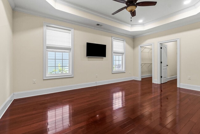 Building Photo - Crystal Water Home