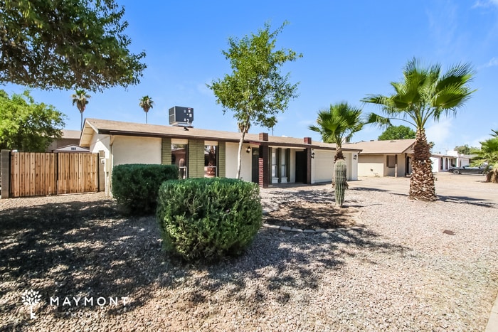 Building Photo - 3117 E Caballero St