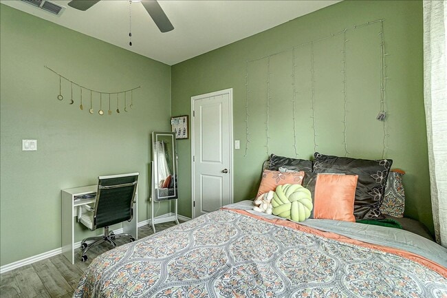 Building Photo - 5817 Bella Di Giorno Dr