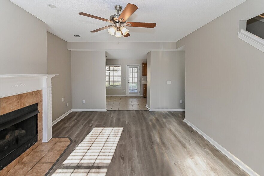 Building Photo - 9727 Pigeon Roost Park Cir