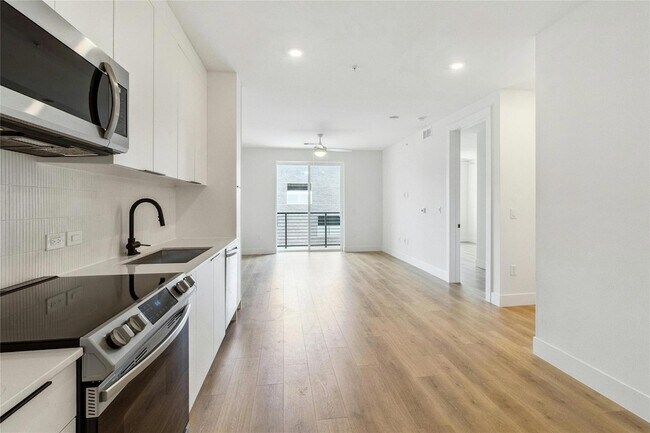 Building Photo - 1701 Simond Ave Ave