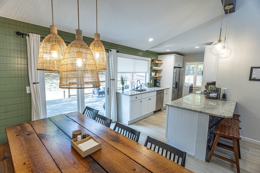 Building Photo - 14 Wildwood Cir