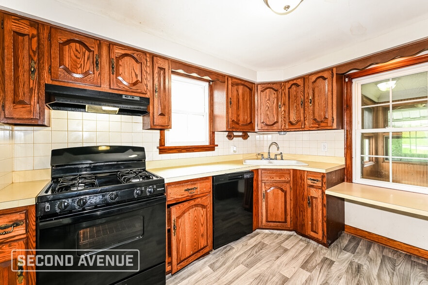 Building Photo - 1514 James St