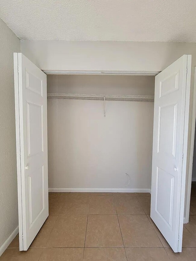 Building Photo - 125 W 17th St