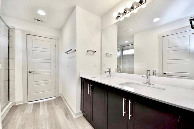 Building Photo - 1861 Bonham Ln