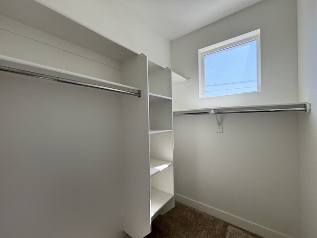 Building Photo - 3883 Komenda Ct
