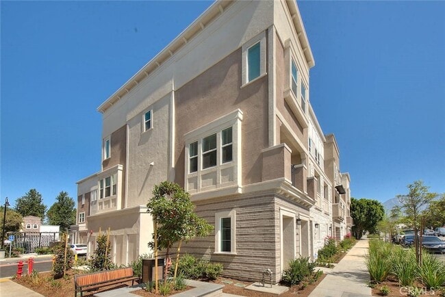 Building Photo - 149 N 1st Ave