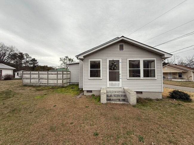 Primary Photo - Home for Rent - Rockingham