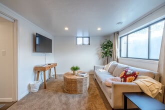 Building Photo - 1041 E Platinum Way