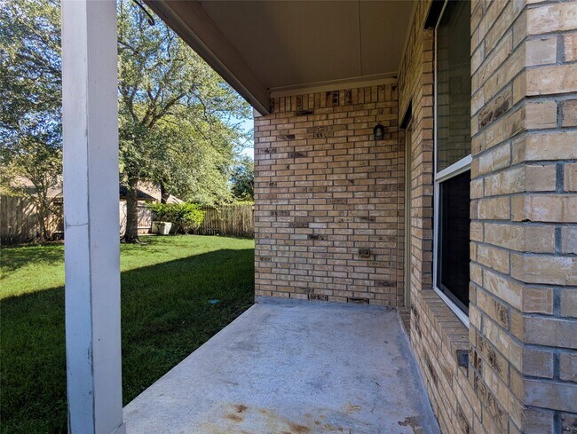 Building Photo - 6223 Summerfield Glade Ln