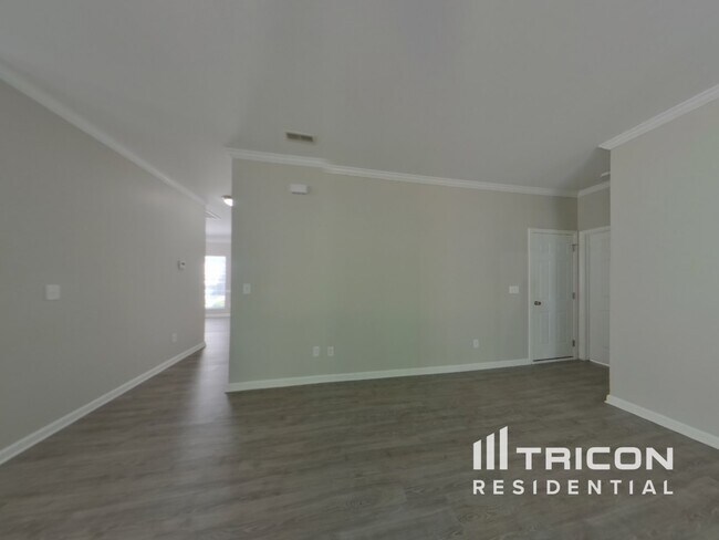 Building Photo - 3756 Wingfield Dr