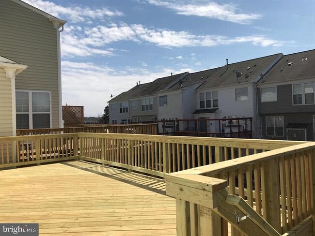 Building Photo - 15041 Clementine Way