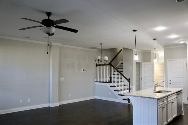 Building Photo - 2595 Wellesley Square Dr