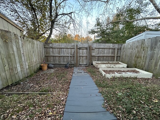 Building Photo - 3888 Chancery Ln