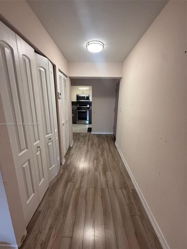 Building Photo - 18001 N Bay Rd