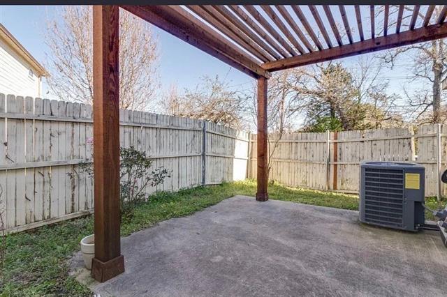 Building Photo - 3900 Fernando Dr