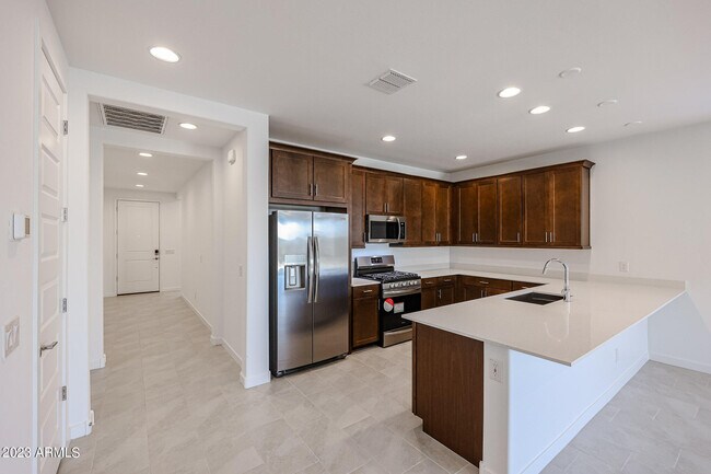 Building Photo - 2071 W Sierra Sunset Trail