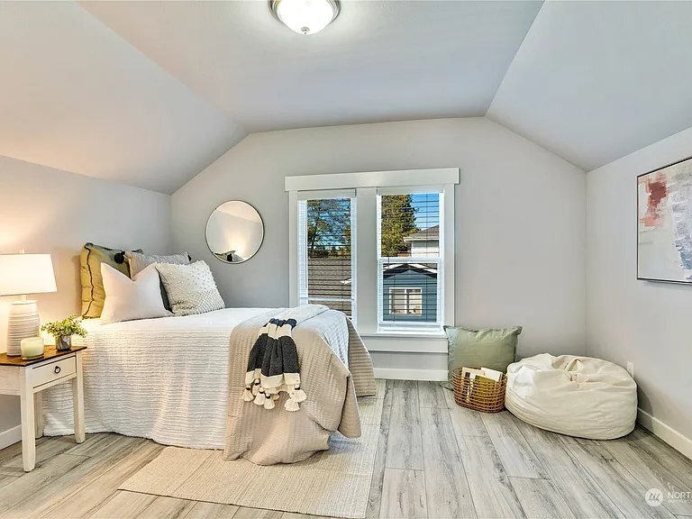 Building Photo - 640 N Anderson St