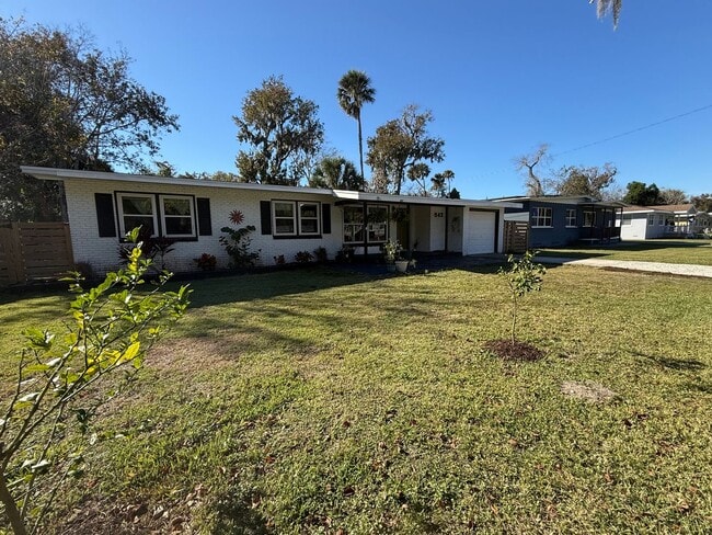 Building Photo - Charming 3-bedroom, 2-bathroom home