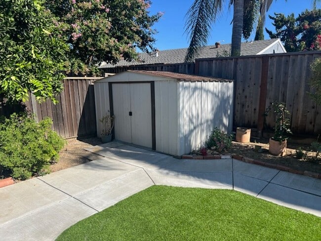 Building Photo - SAN JOSE - Single level 3 bedroom 2 bath home