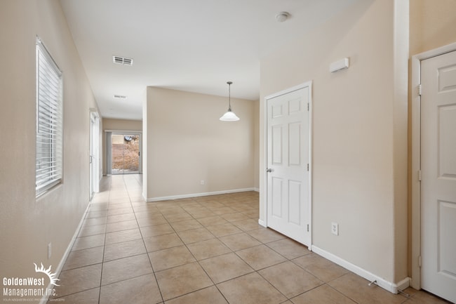 Building Photo - Charming Two-Story 3Bdm 2.5Ba Home in North Las Vegas!
