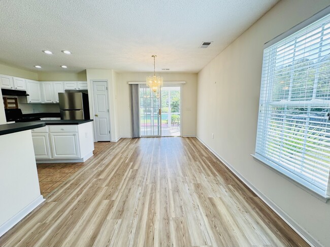 Building Photo - 5096 Capulet Cir