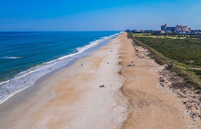 Building Photo - 2 Cedar Ct