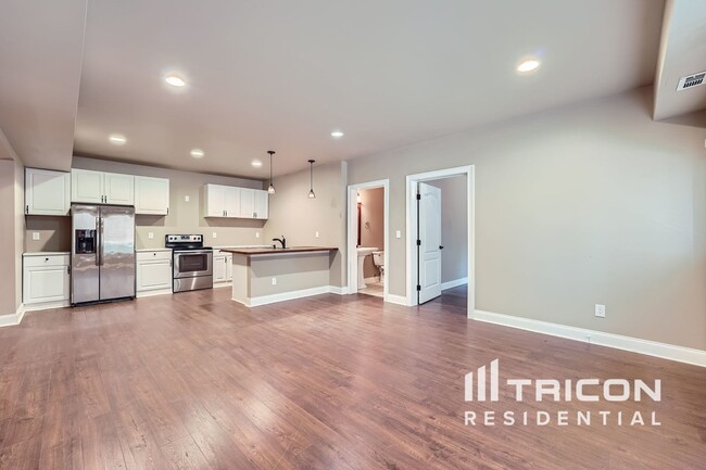 Building Photo - 3893 Ridge Grove Way