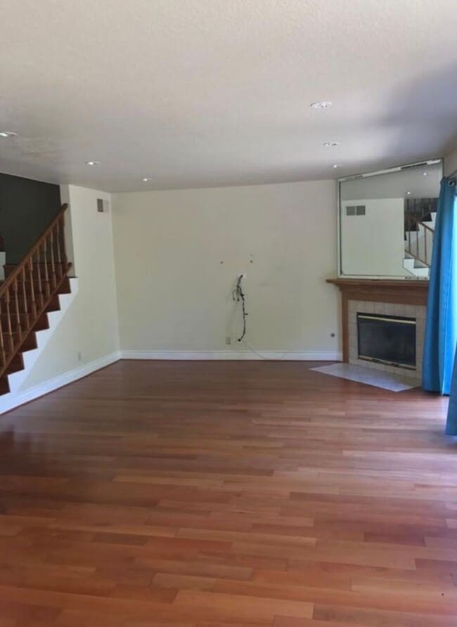 Building Photo - Beautiful 4 bed 3 bath Agoura Hills home