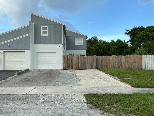 Primary Photo - 537 NW 51st Ave