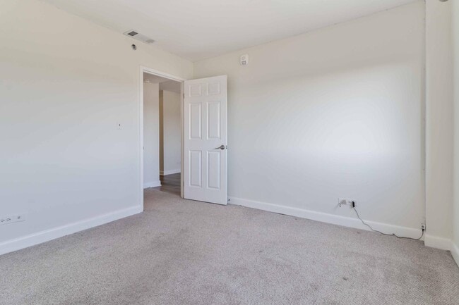 Building Photo - 1501 Clairmont Rd