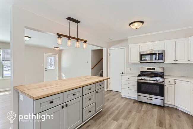 Building Photo - 7755 Eastwood Road