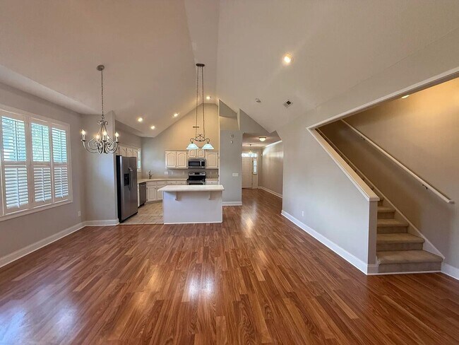 Building Photo - 3225 Mayflower Ln