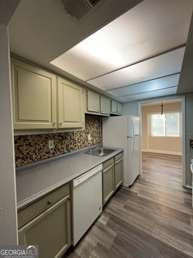 Building Photo - 6349 Holcomb Way